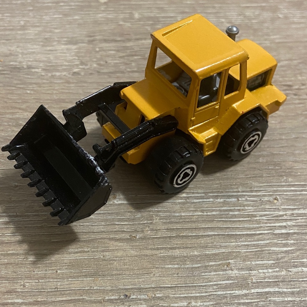Vintage Majorette Construction Front Loader Tracto - Plastic Orange 1/87 3"